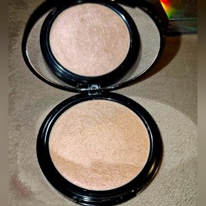 Aesthetica Starlite Highlighter